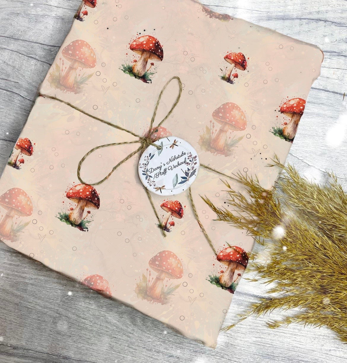 Fliegenpilz  auf beige Oktober Vorbestellung